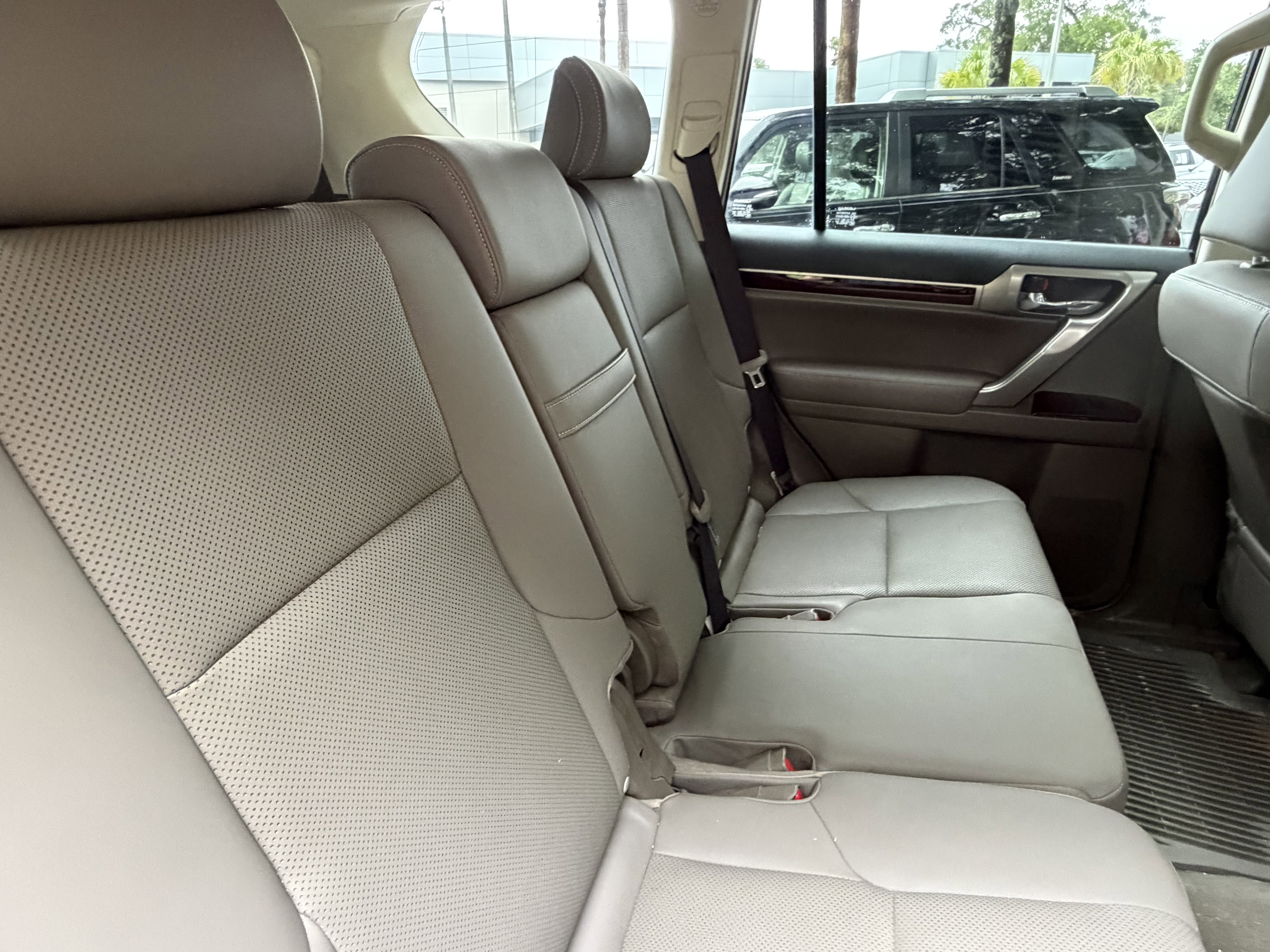 Used 2019 Lexus GX 460 Premium AWD/4WD image 40