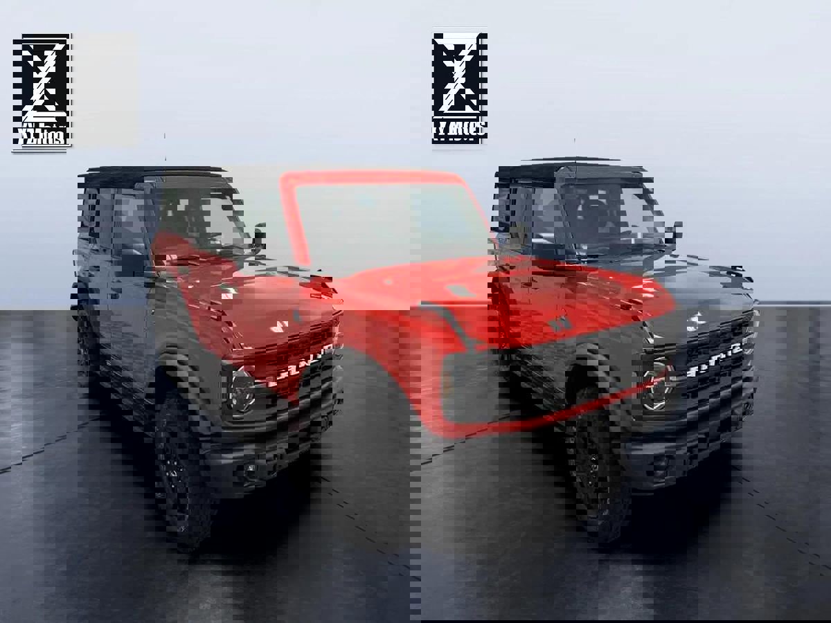 Used 2022 Ford Bronco Black Diamond image 8