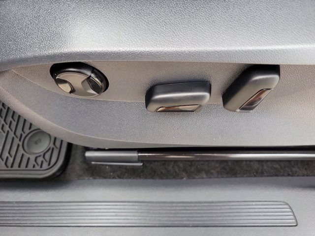 Used 2024 Volkswagen Tiguan SE FWD image 22