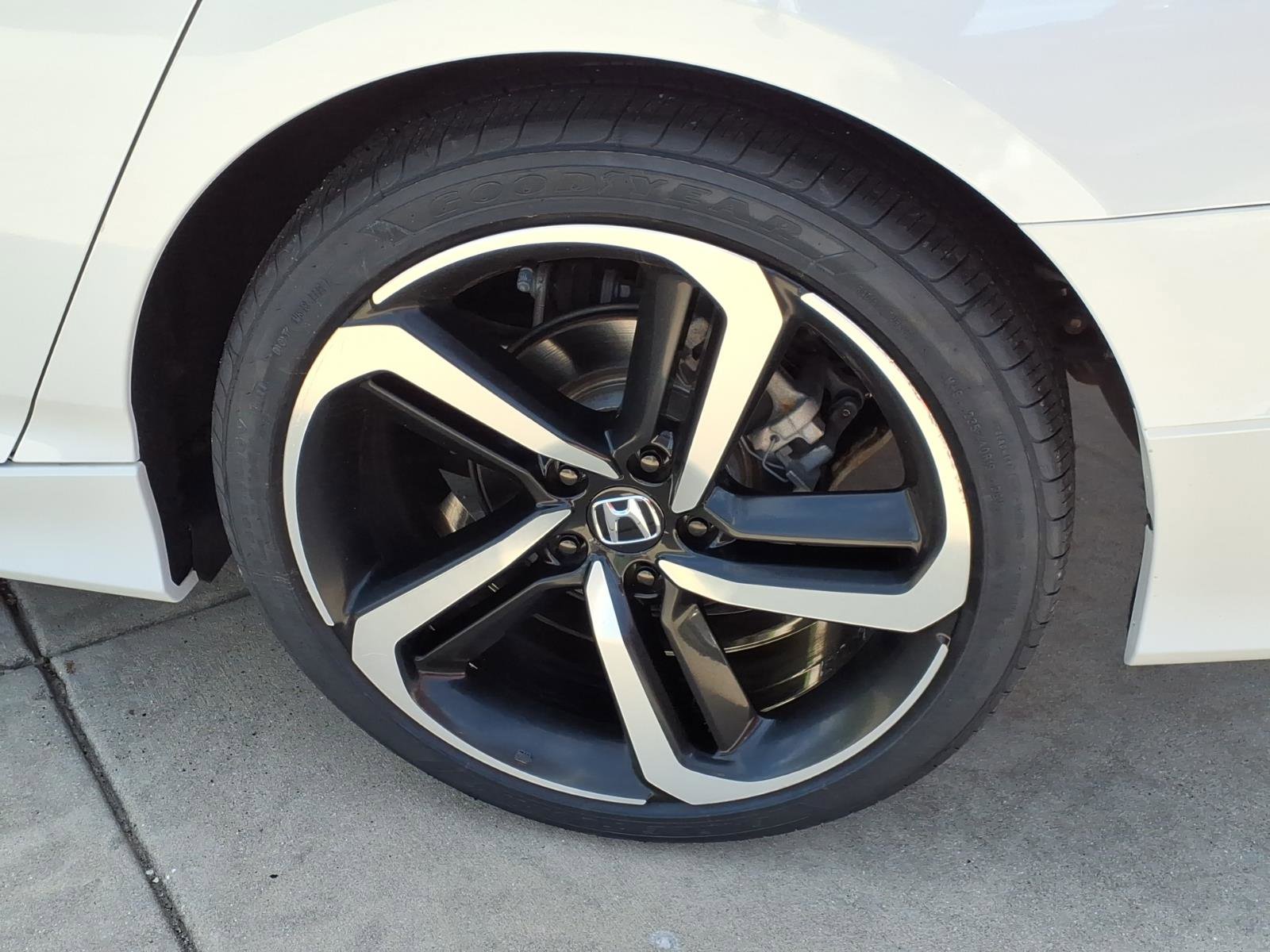 Used 2019 Honda Accord Sport image 13