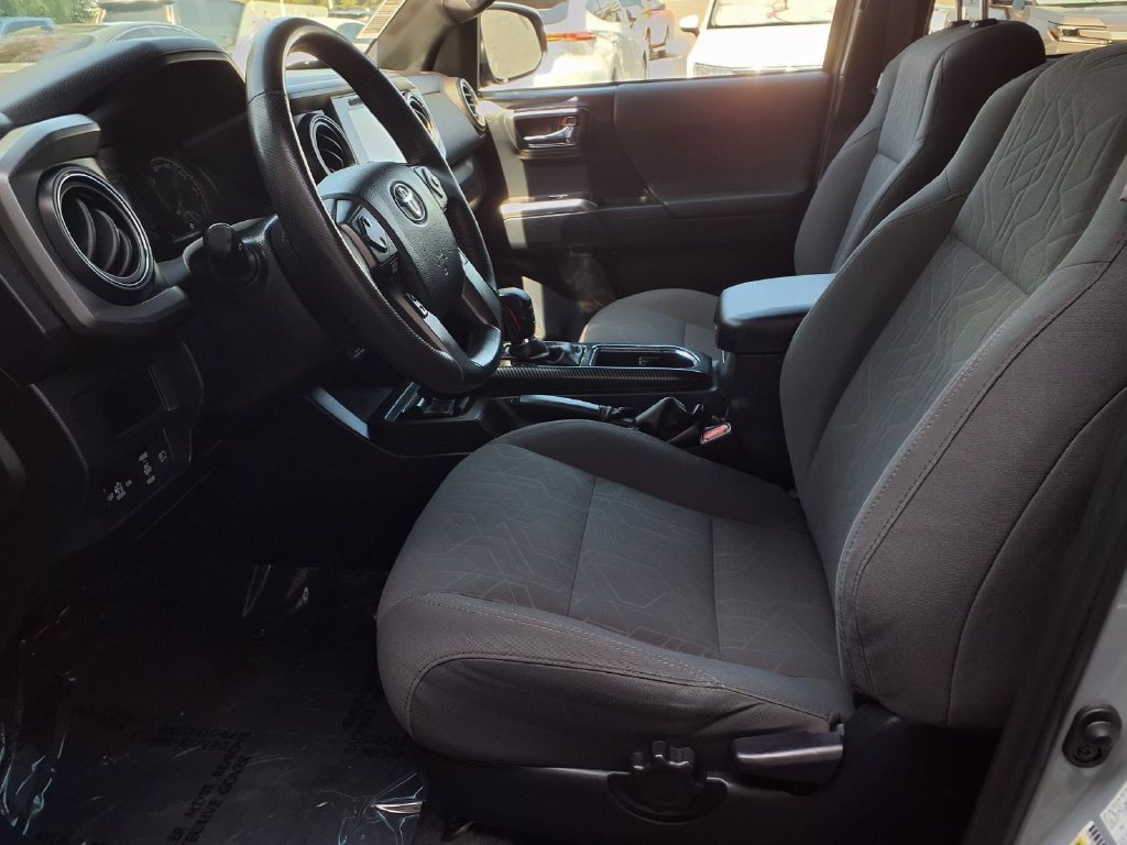 Used 2019 Toyota Tacoma TRD Off-Road w/ Exterior Package AWD/4WD image 17