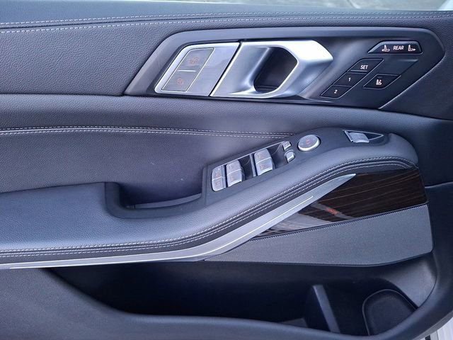 Used 2020 BMW X7 xDrive40i w/ Executive Package image 13