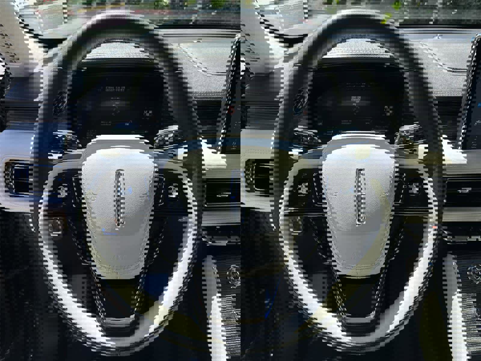 Used 2023 Lincoln Aviator Black Label w/ Dynamic Handling Package image 15