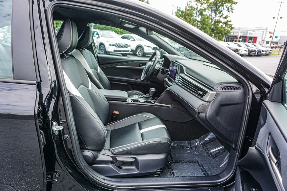 Used 2025 Toyota Camry SE image 20