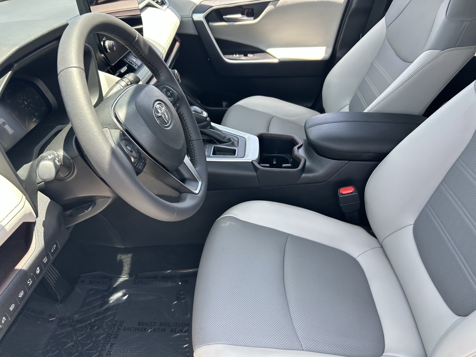 Used 2025 Toyota RAV4 Limited w/ Advanced Technology Package FWD image 29