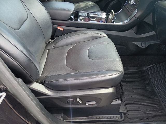 Used 2019 Ford Edge Titanium w/ Equipment Group 301A AWD/4WD image 14