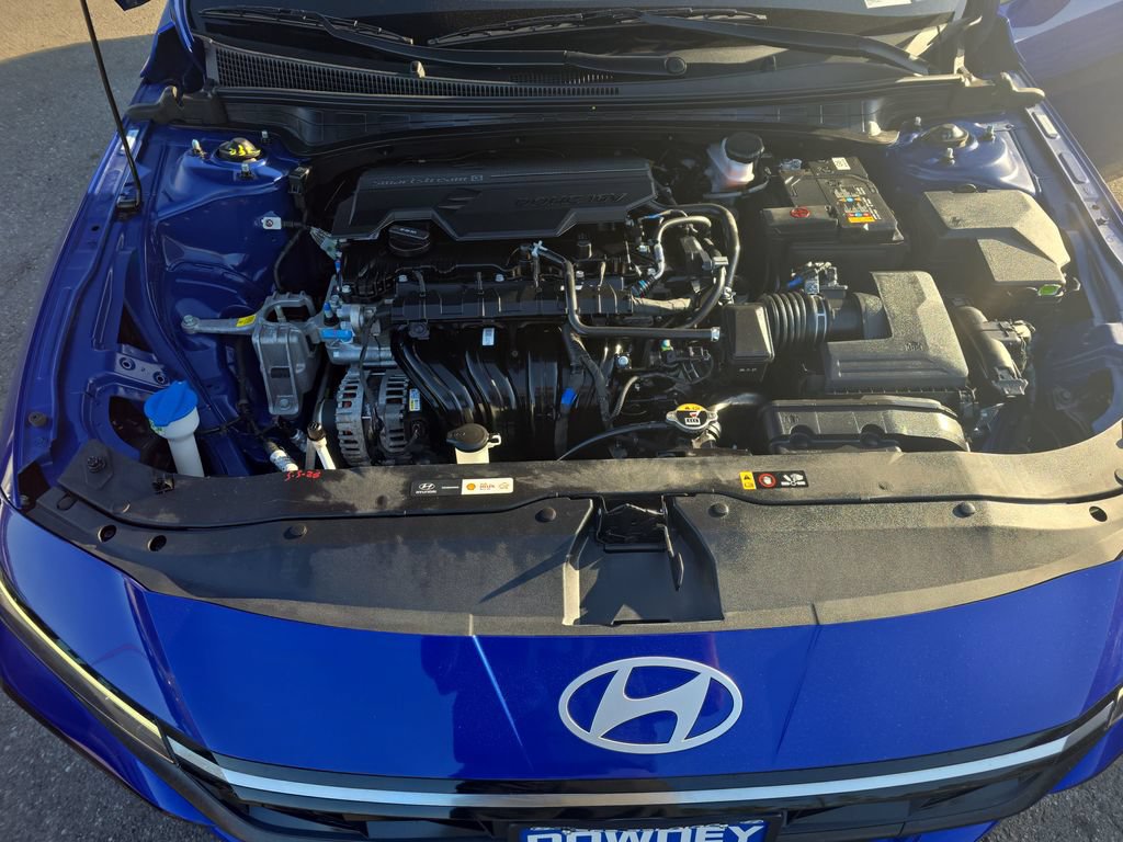 Used 2025 Hyundai Elantra SEL FWD image 21