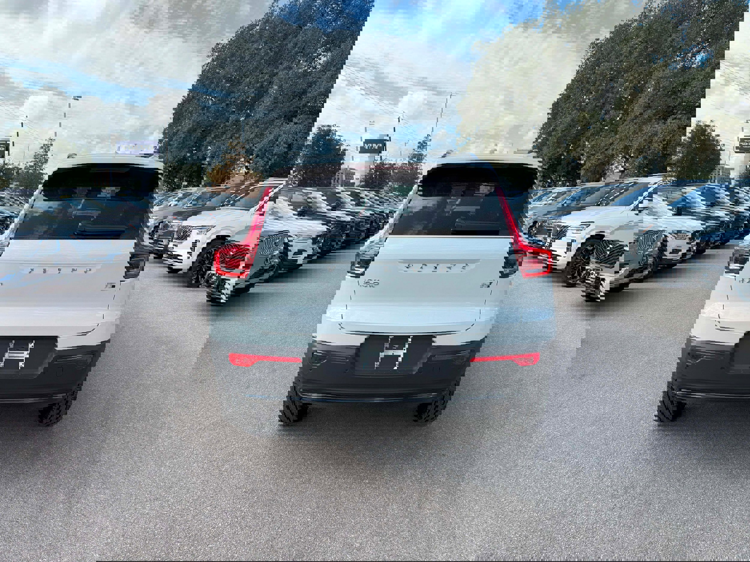 New 2026 Volvo XC40 B5 Plus w/ Protection Package Premier image 5