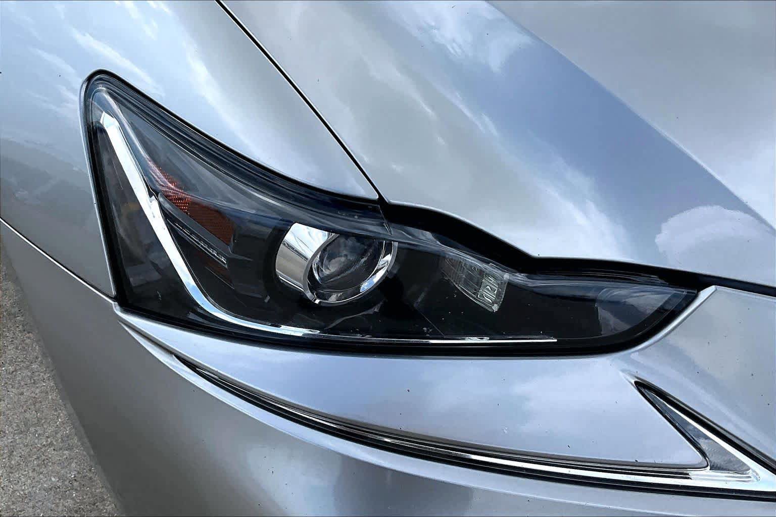 Used 2018 Lexus IS 300 AWD w/ Premium Package image 28