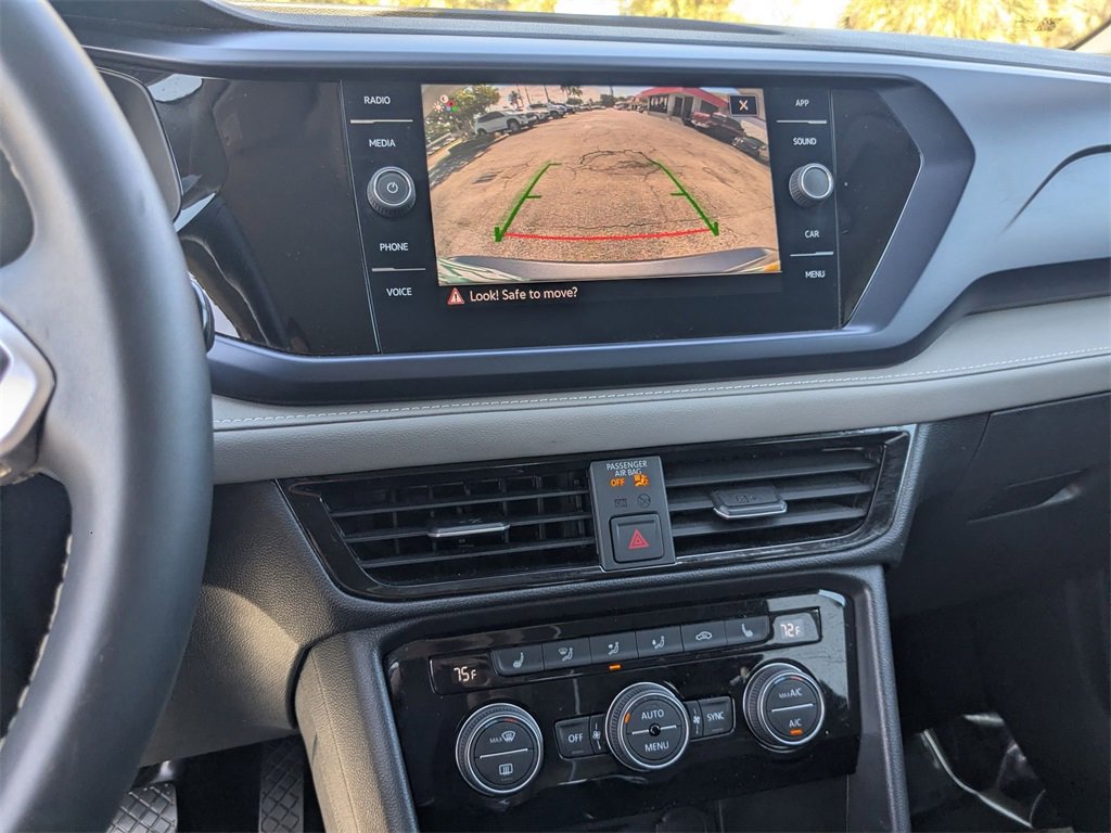 Used 2024 Volkswagen Taos SE image 19