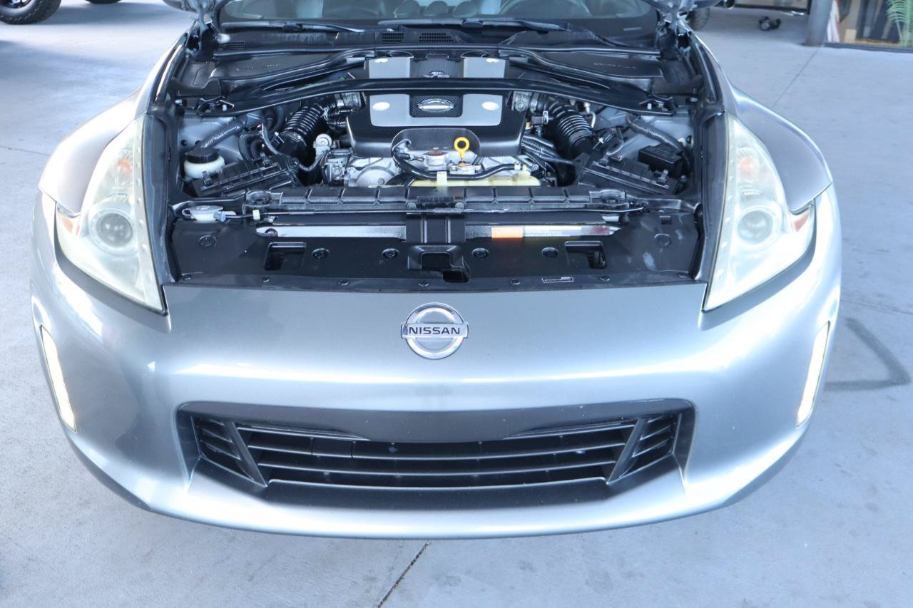 Used 2014 Nissan 370Z Touring RWD image 33