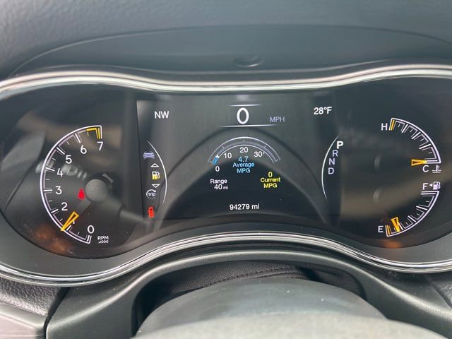 Used 2020 Jeep Grand Cherokee Laredo image 33