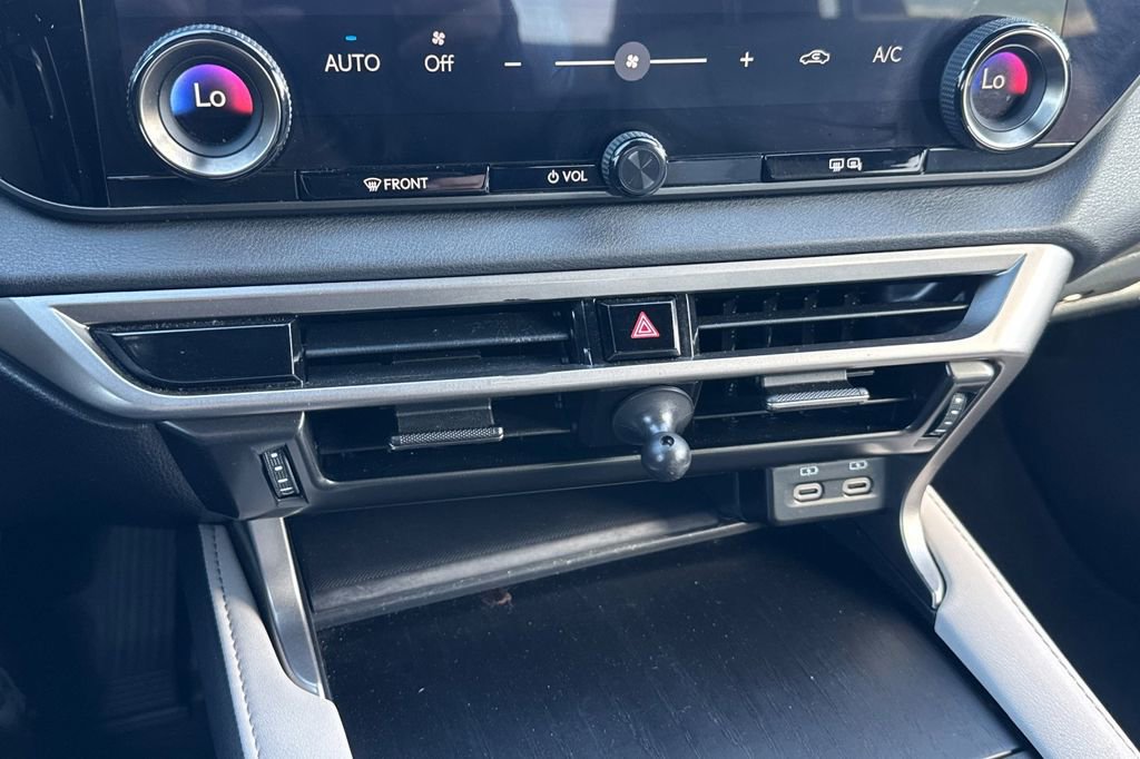 Used 2023 Lexus RX 350h w/ Accessory Package (Z1) image 20