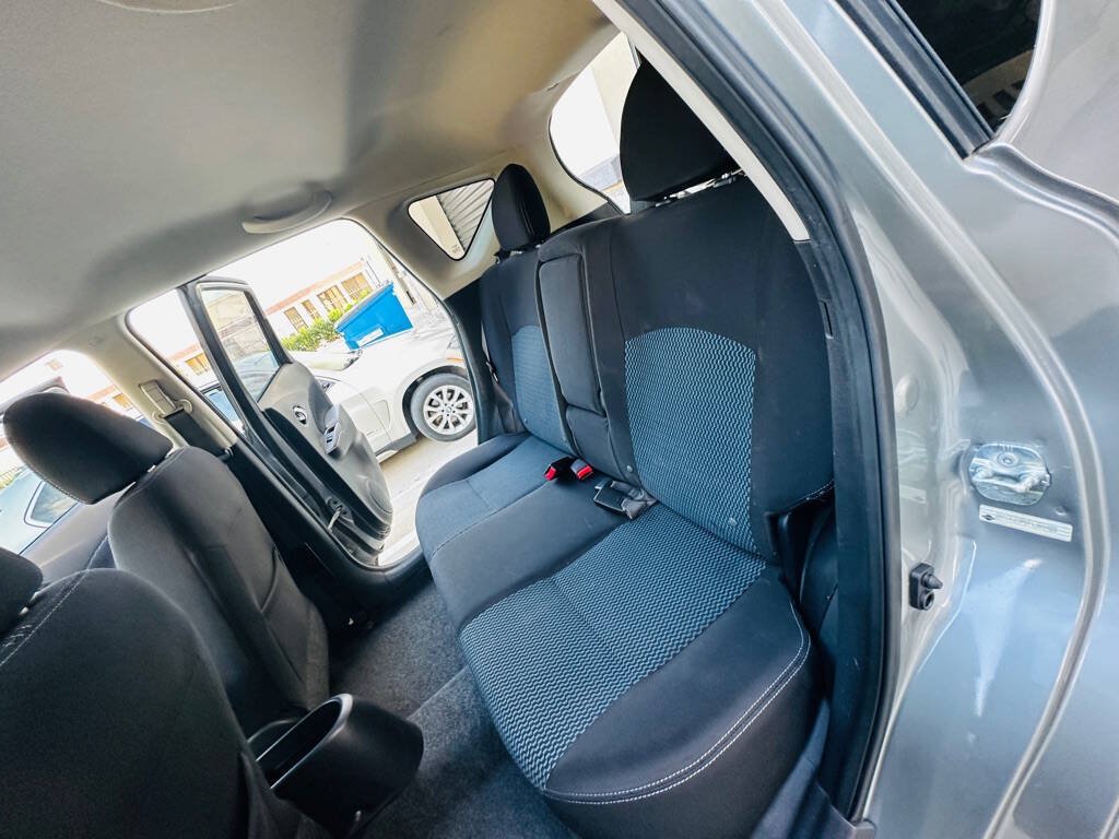 Used 2015 Nissan Versa Note FWD image 17