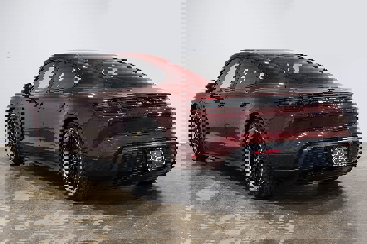 Used 2021 Porsche Taycan 4S w/ Premium Package image 9