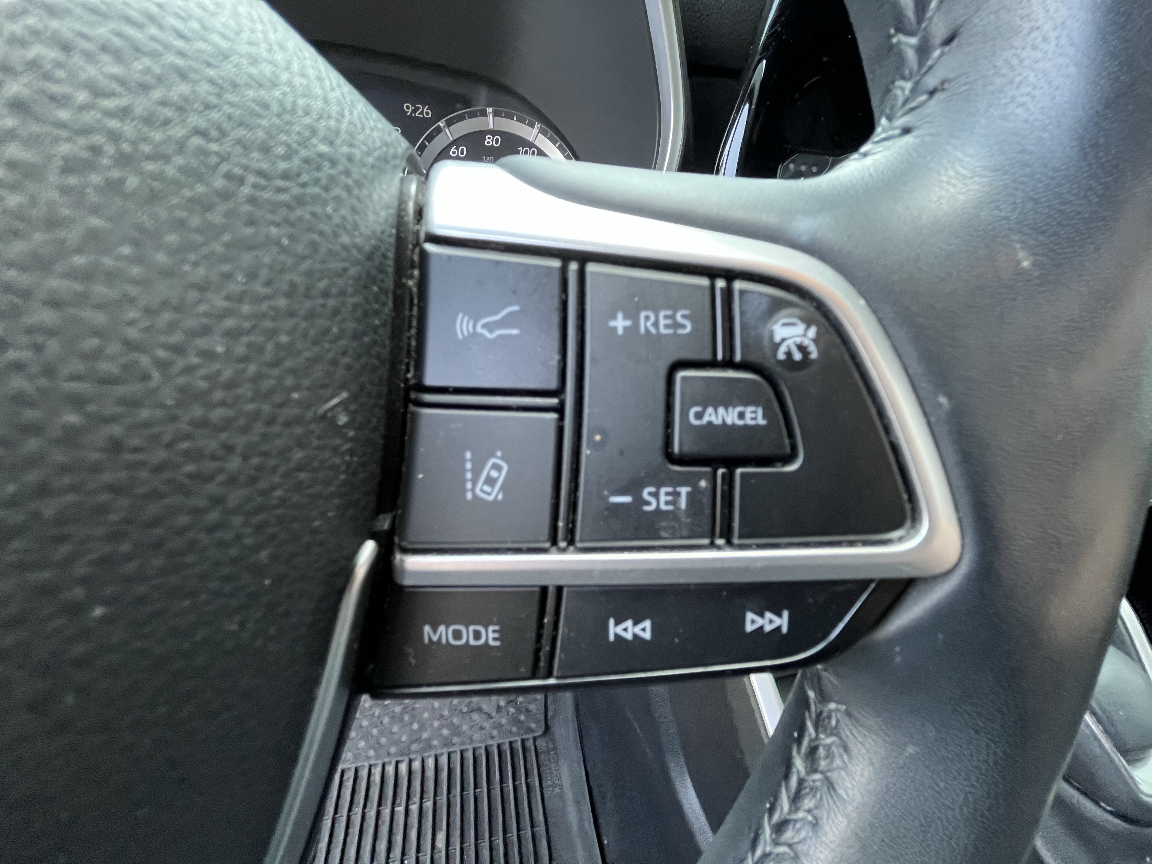 Used 2022 Toyota Highlander XSE FWD image 19
