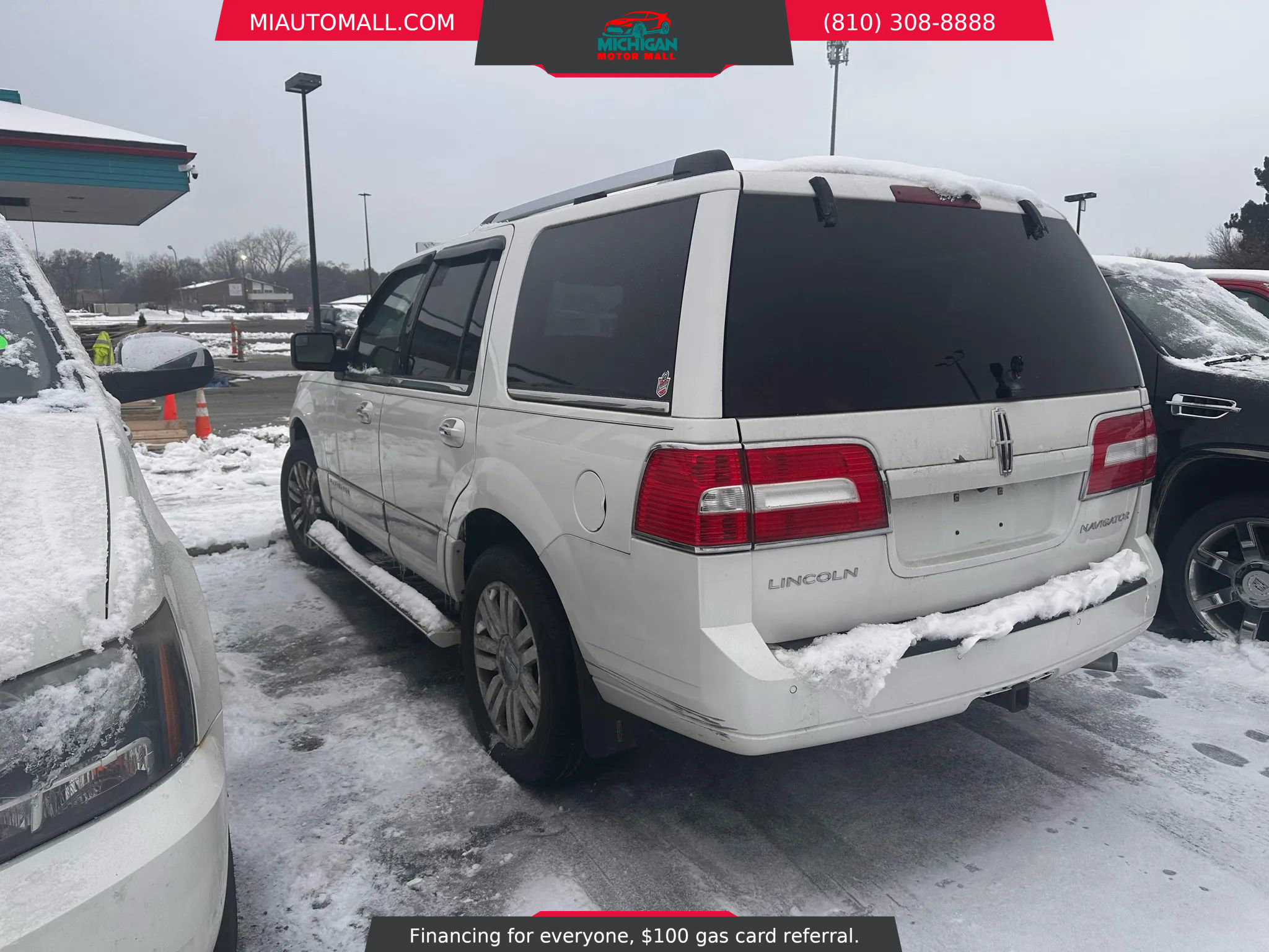 Used 2012 Lincoln Navigator 4WD image 6