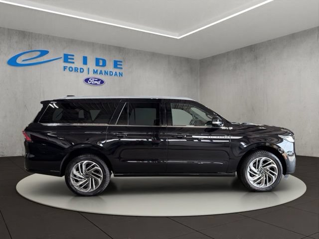 Used 2025 Lincoln Navigator L Reserve AWD/4WD image 16