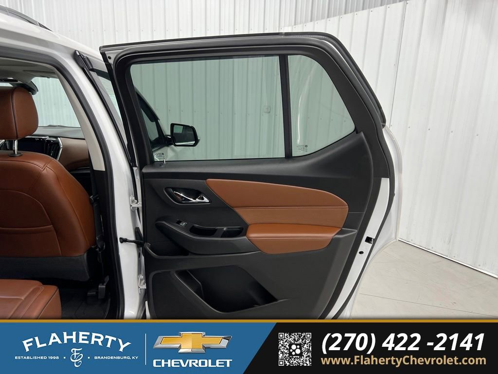 Used 2019 Chevrolet Traverse High Country w/ LPO, 'HIT The Road' Package AWD/4WD image 12