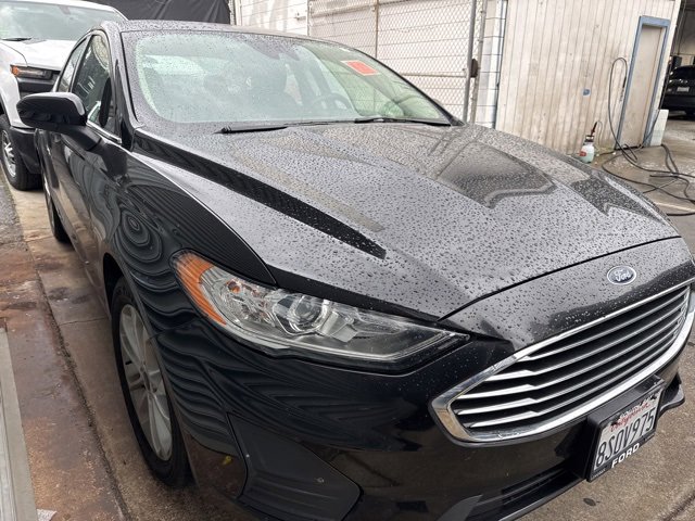 Used 2020 Ford Fusion SE image 1