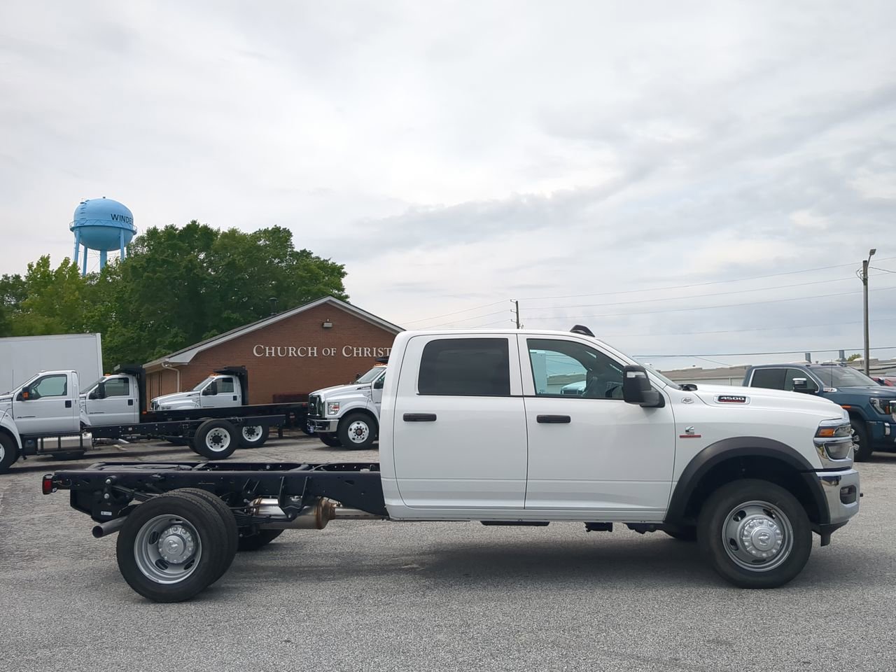New 2026 RAM 4500 Tradesman AWD/4WD image 2