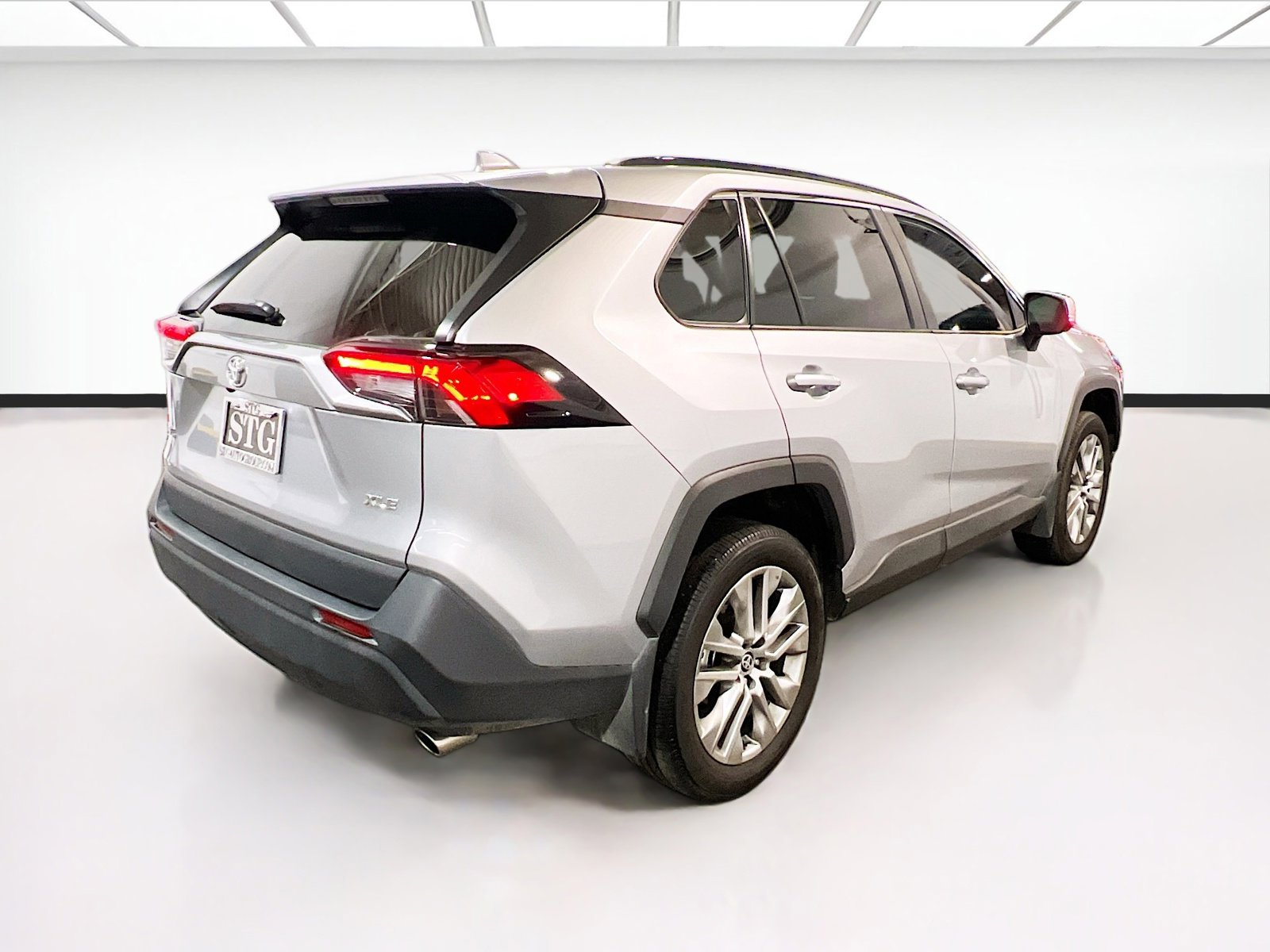 Used 2024 Toyota RAV4 XLE Premium w/ Weather Package image 4
