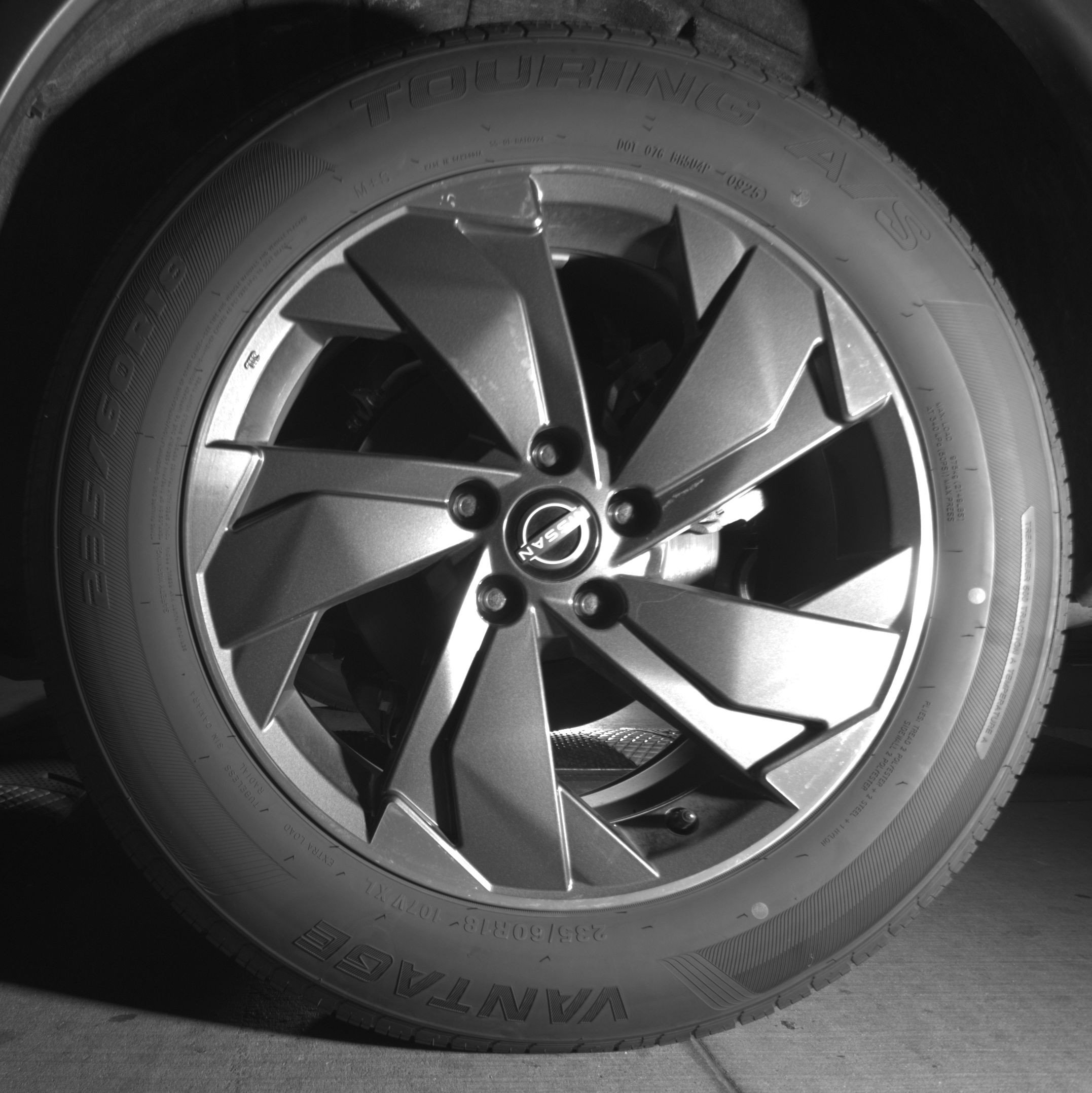 Used 2025 Nissan Rogue SV FWD image 14