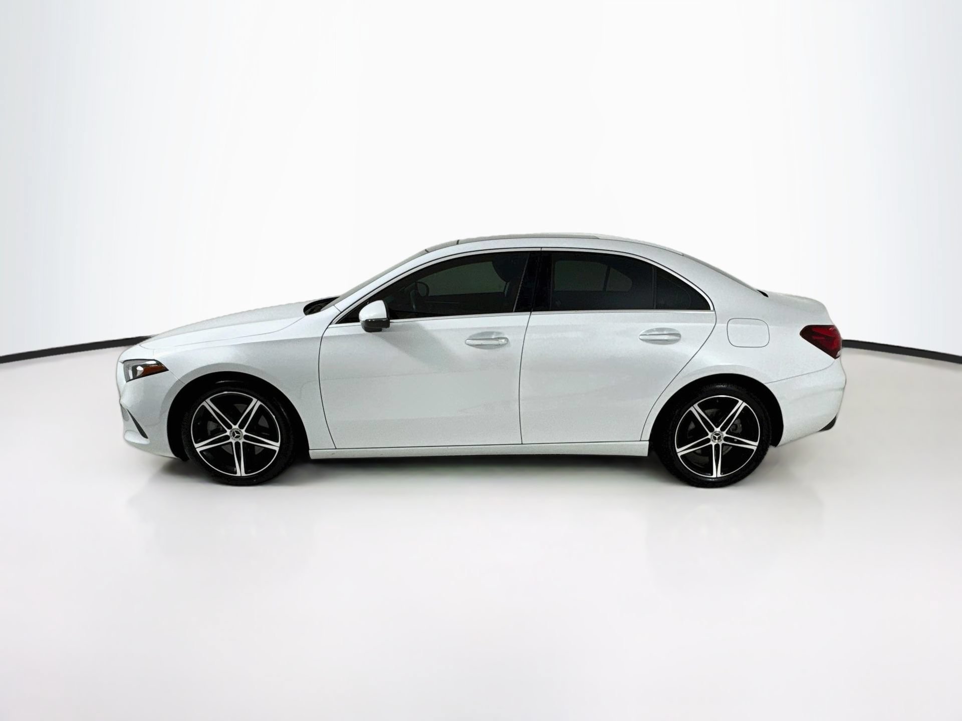Used 2021 Mercedes-Benz A 220 image 5