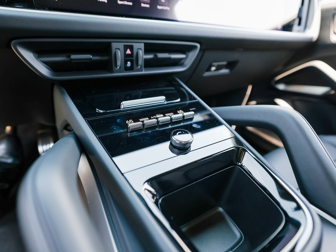 New 2025 Porsche Cayenne GTS image 20