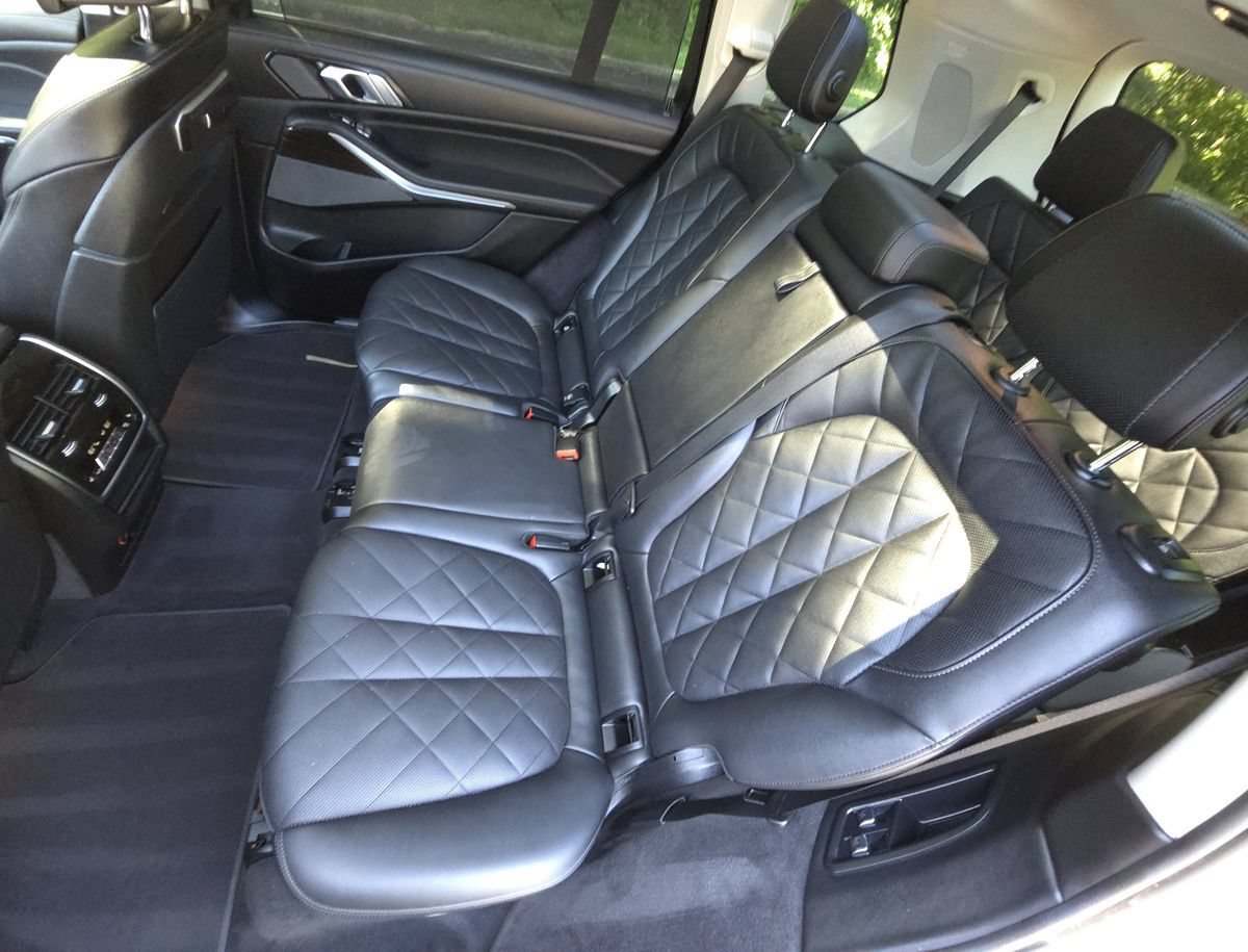 Used 2025 BMW X7 xDrive40i w/ Premium Package AWD/4WD image 18