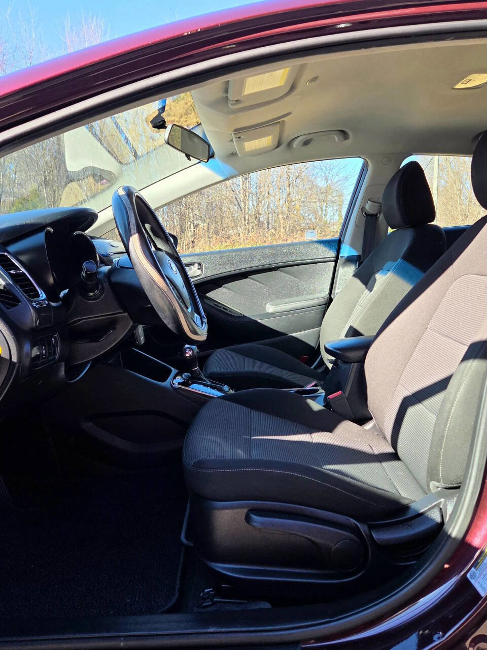 Used 2018 Kia Forte LX image 9