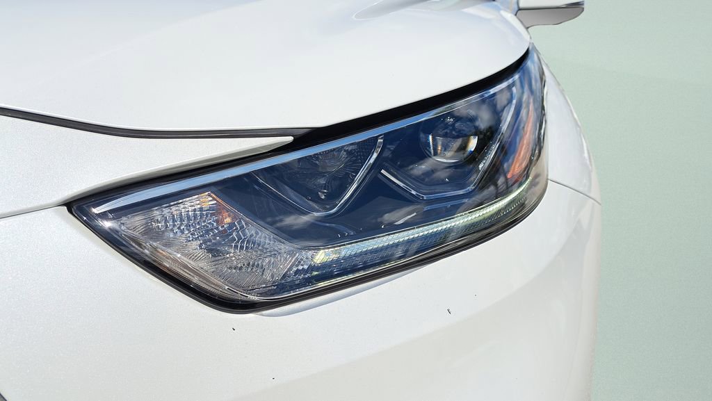 Used 2023 Toyota Highlander Platinum image 9