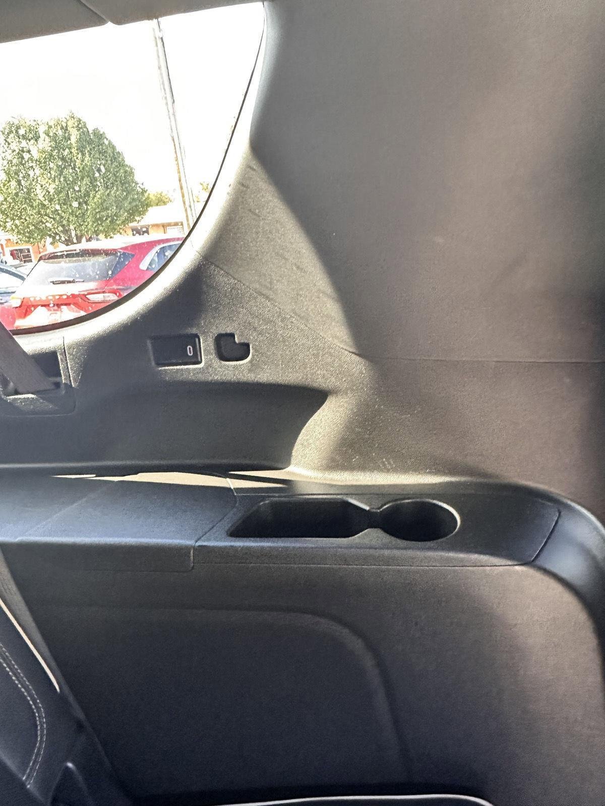 Used 2021 Chevrolet Suburban Premier w/ Premium Package image 21