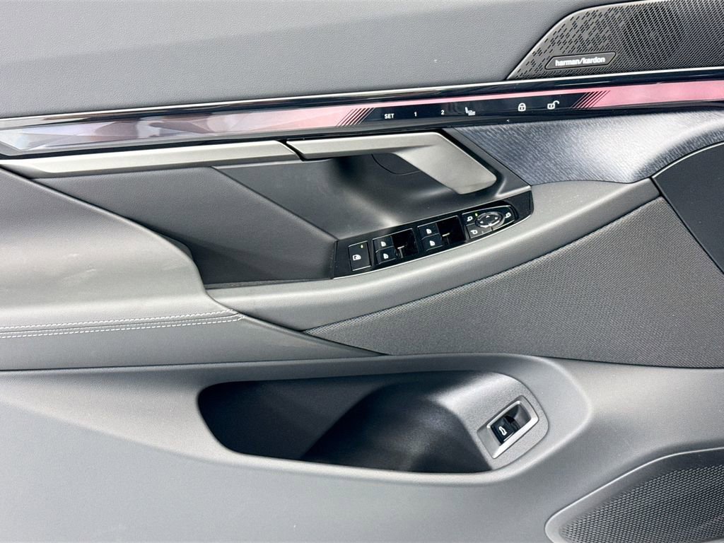 New 2026 BMW i5 eDrive40 image 22