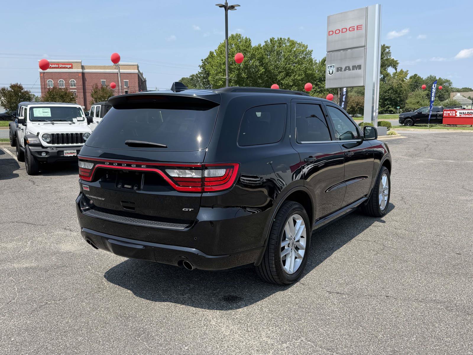 Used 2023 Dodge Durango GT AWD/4WD image 2