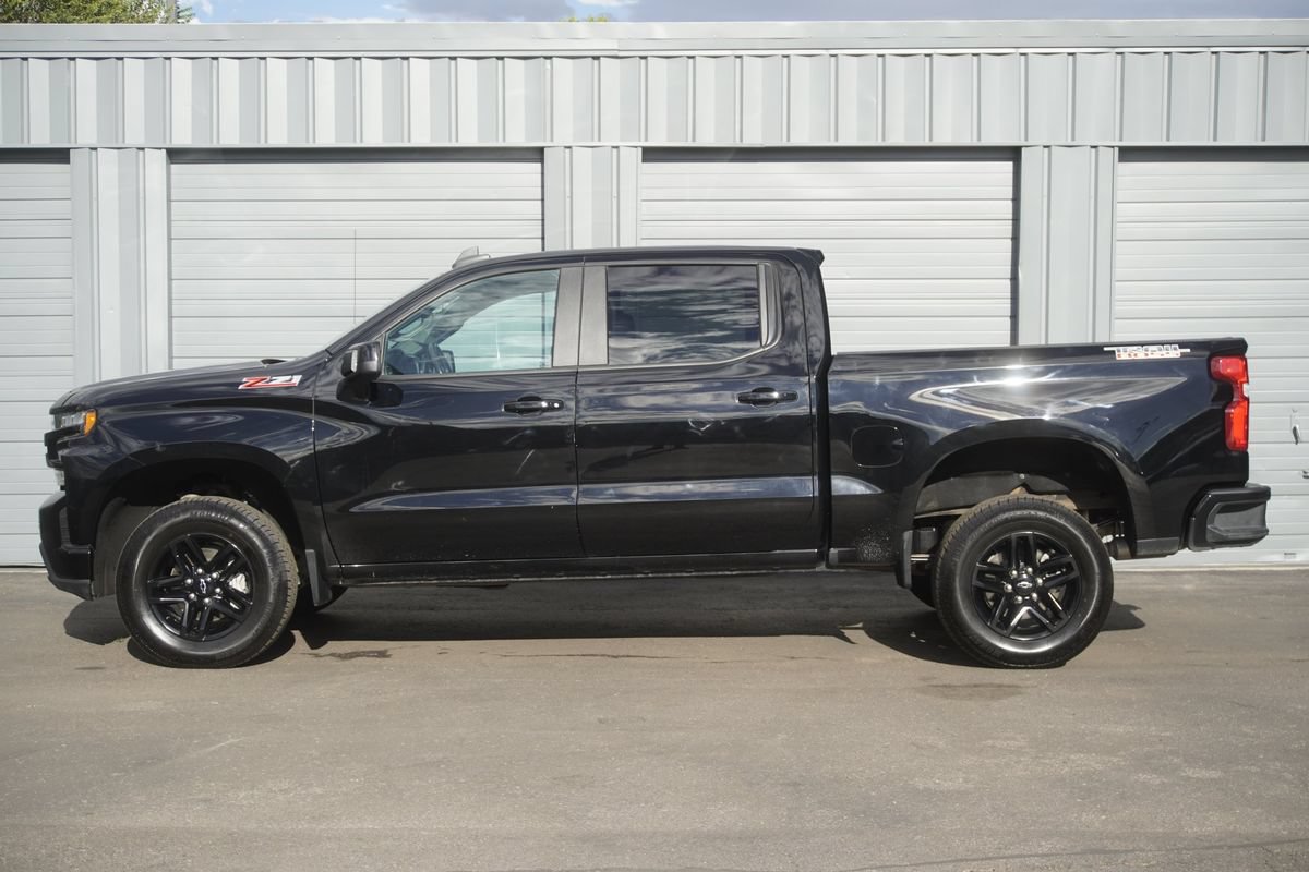 Used 2021 Chevrolet Silverado 1500 LT Trail Boss w/ Convenience Package II AWD/4WD image 2