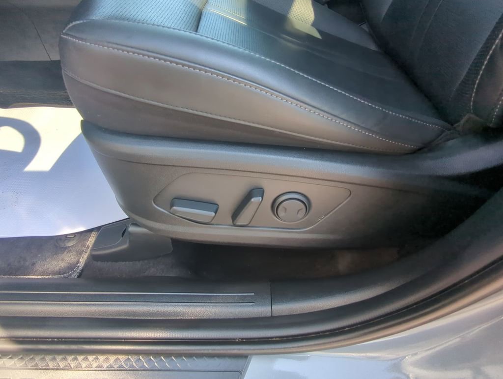 Used 2025 Kia Sorento EX w/ Panoramic Sunroof Package FWD image 18