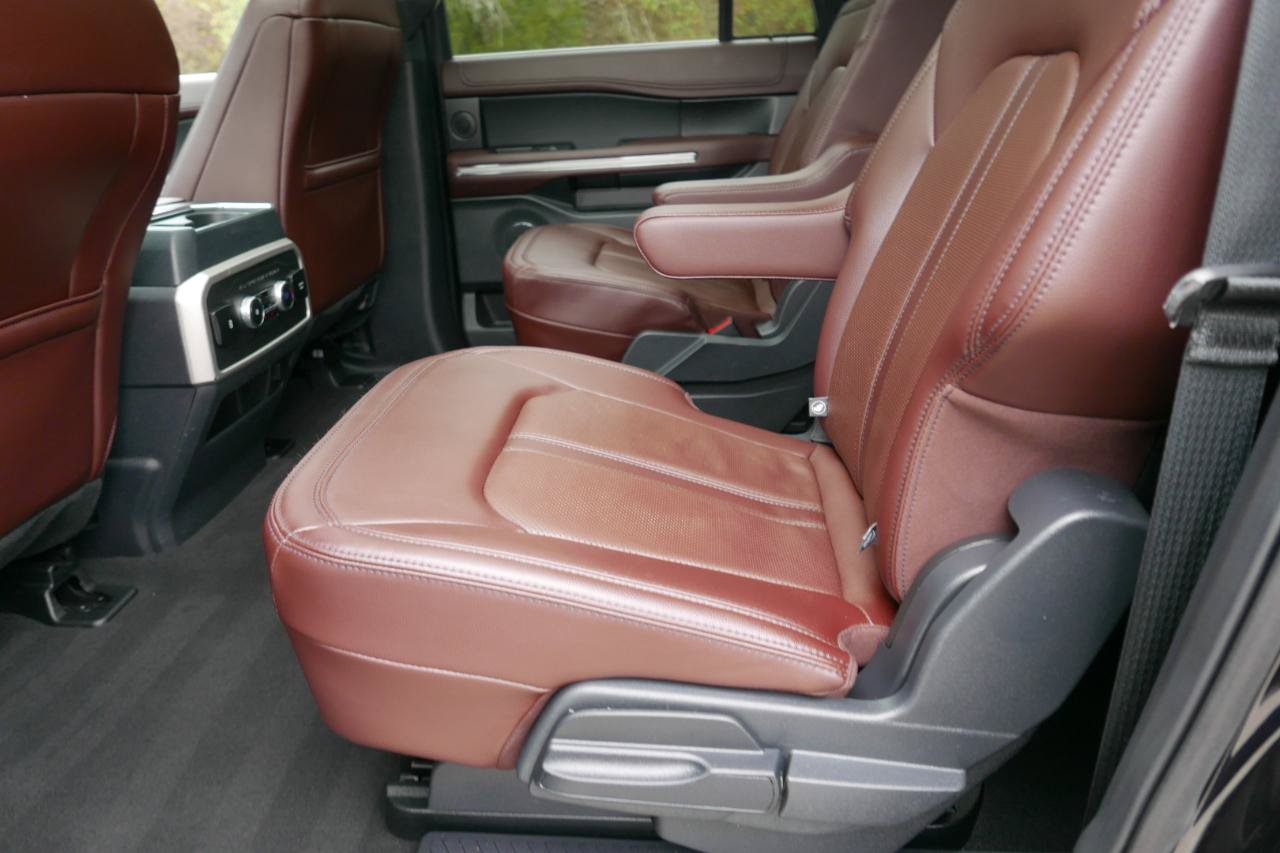 Used 2024 Ford Expedition Max Limited AWD/4WD image 11
