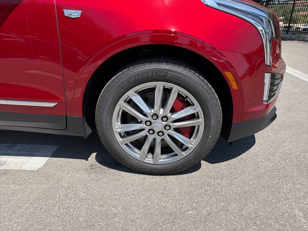 New 2026 Cadillac XT5 Sportv w/ LPO, Floor Liner Package AWD/4WD image 14