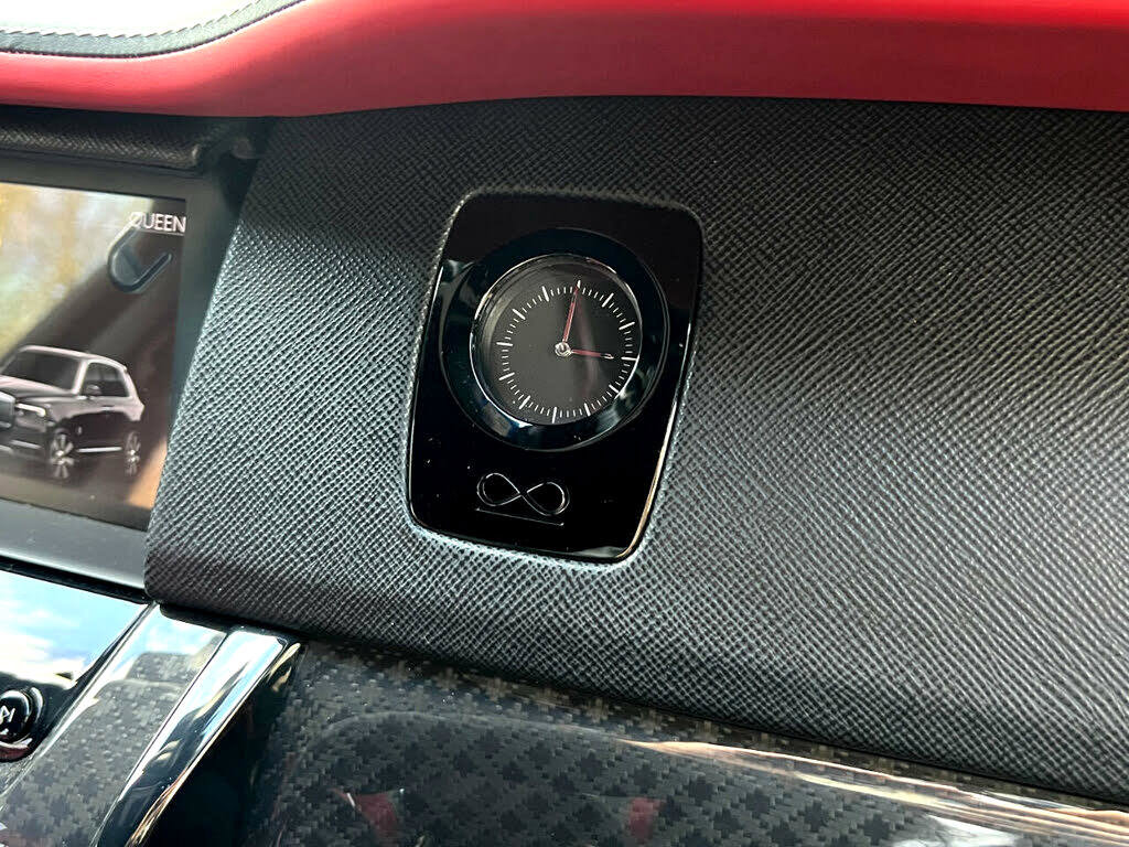 Used 2022 Rolls-Royce Cullinan Black Badge image 22