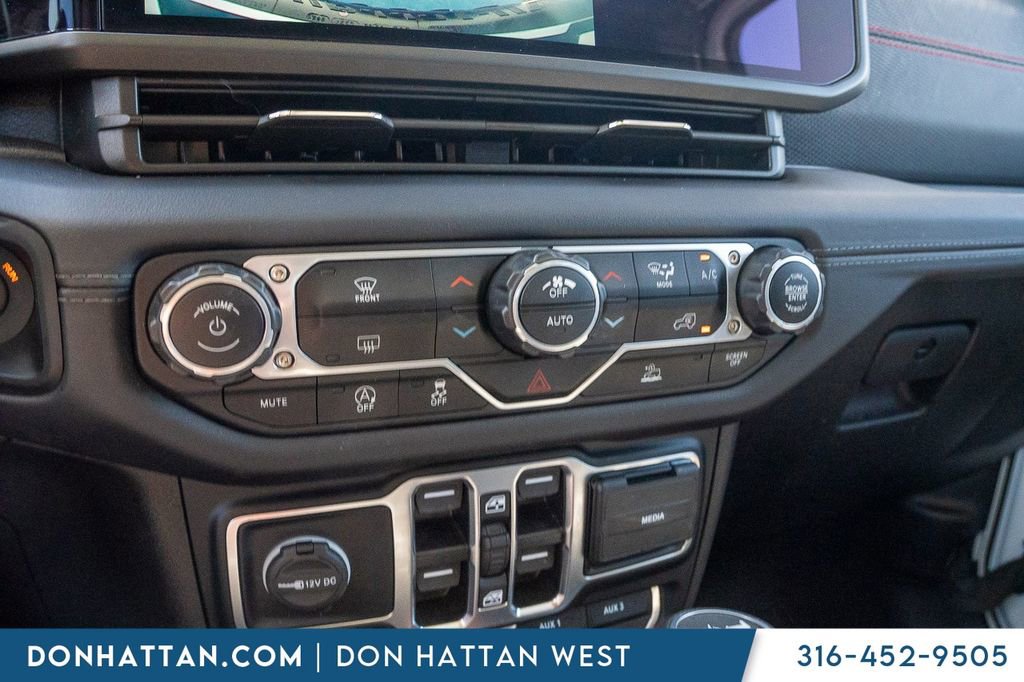 Used 2024 Jeep Wrangler Unlimited Rubicon image 9