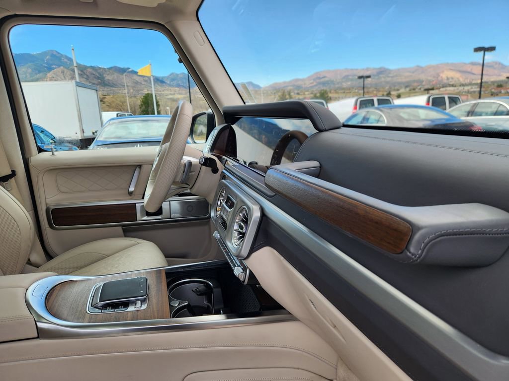 Used 2025 Mercedes-Benz G 550 image 23