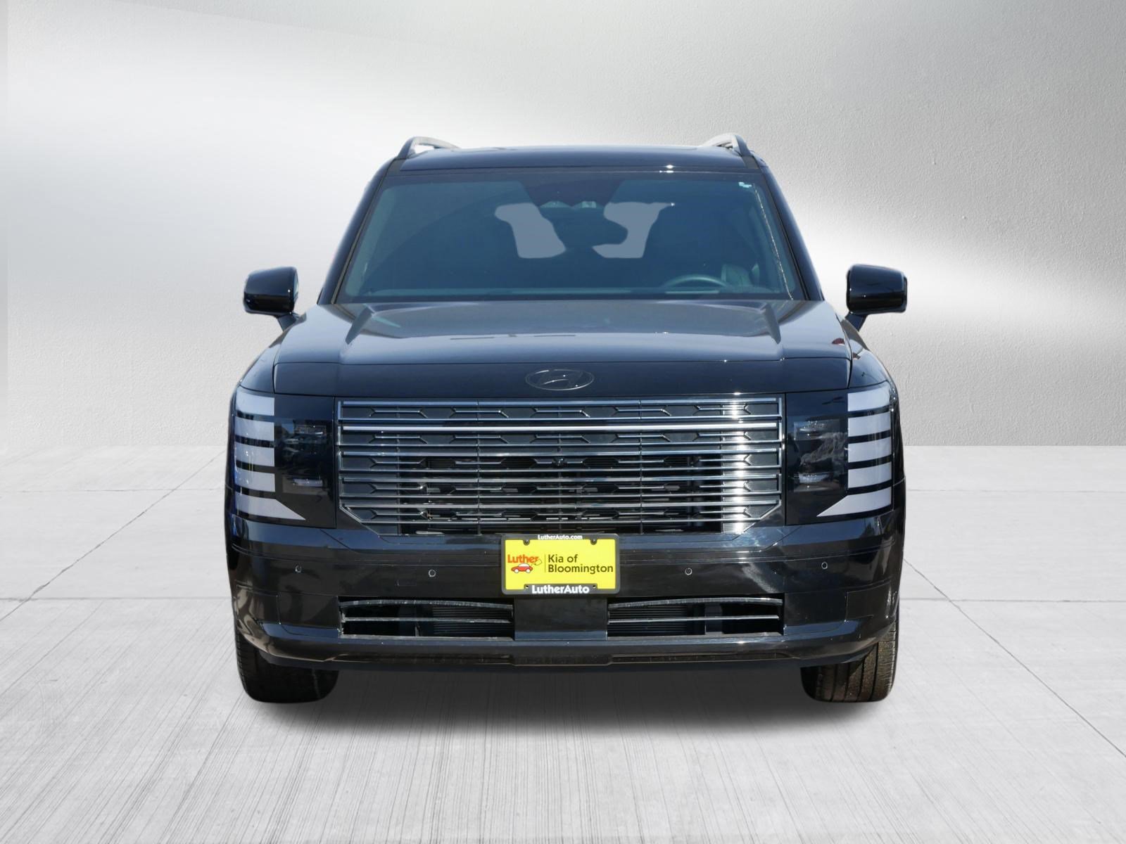 Used 2026 Hyundai Palisade Calligraphy image 2