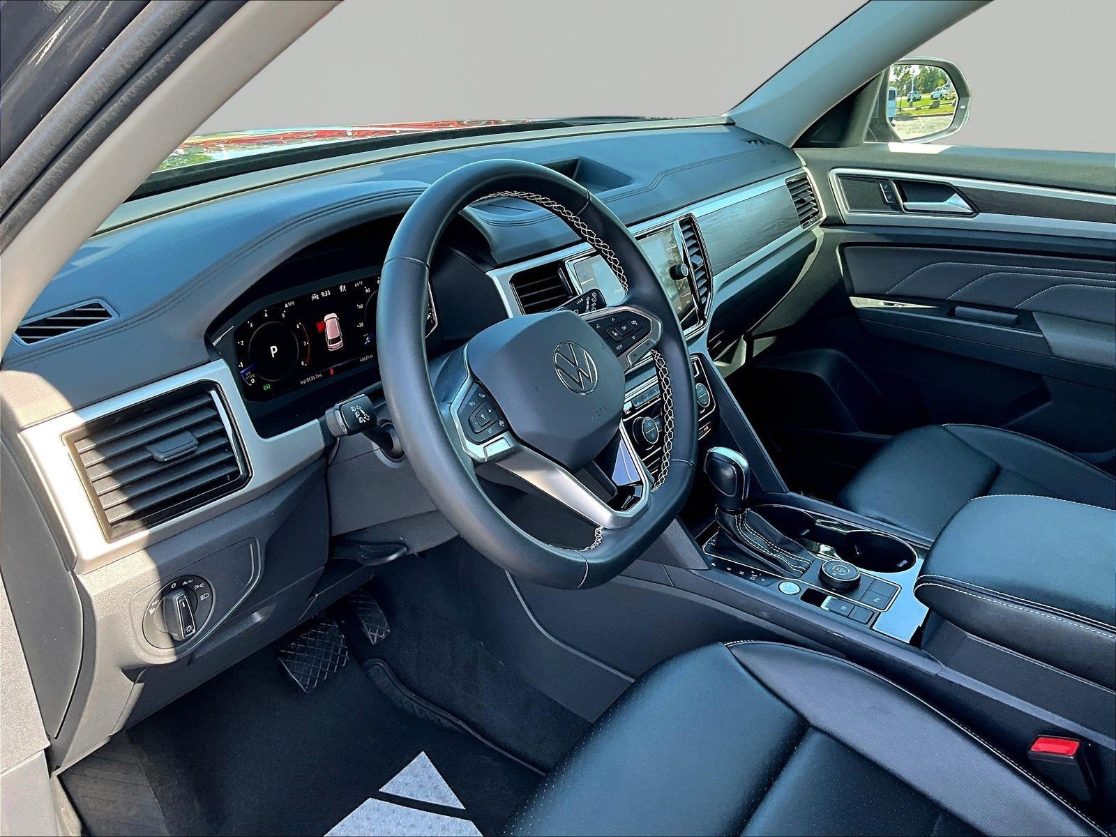 Used 2023 Volkswagen Atlas SE AWD/4WD image 17