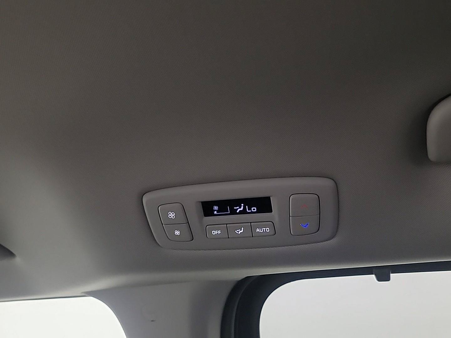 Certified 2026 Kia Carnival EX FWD image 24