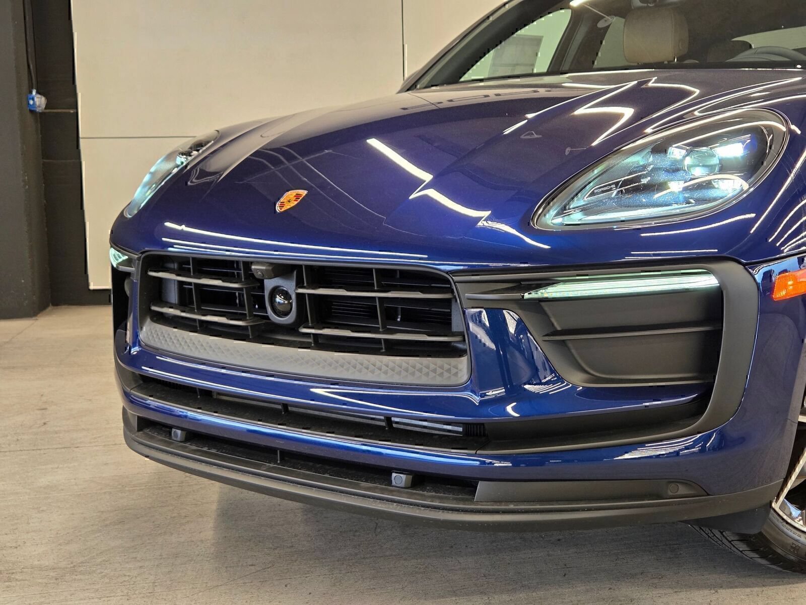 Certified 2026 Porsche Macan AWD/4WD image 23