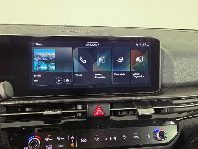 Certified 2026 Kia Sportage EX FWD image 17