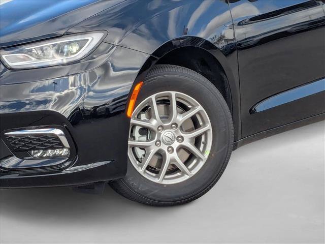 New 2026 Chrysler Pacifica Select FWD image 10
