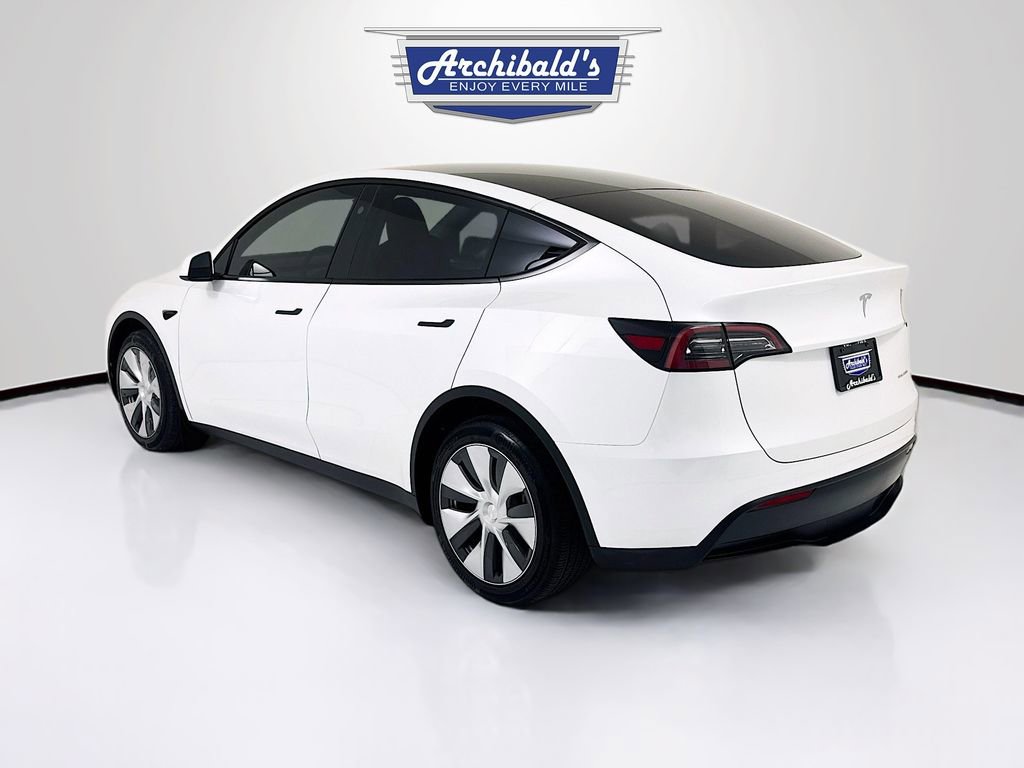 Used 2024 Tesla Model Y Long Range AWD/4WD image 5