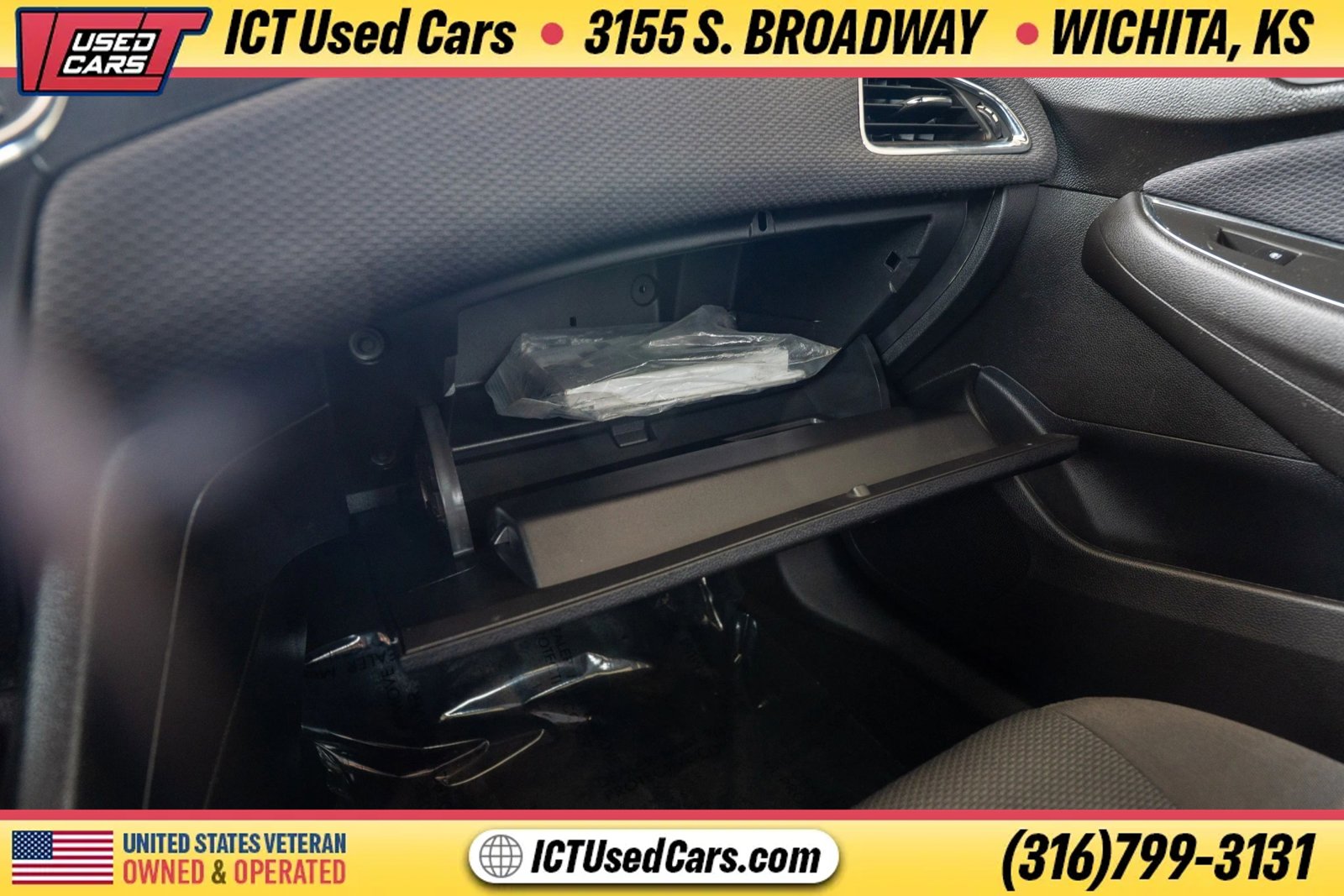 Used 2019 Chevrolet Cruze LT w/ Convenience Package FWD image 19